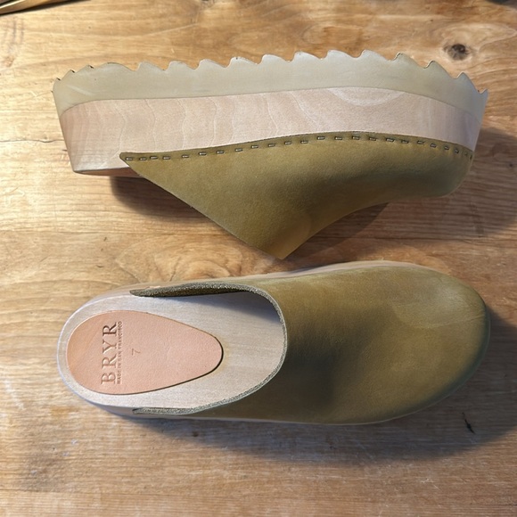 Bryr Chonks in Kelp Size 37 or 7 US - Picture 3 of 4